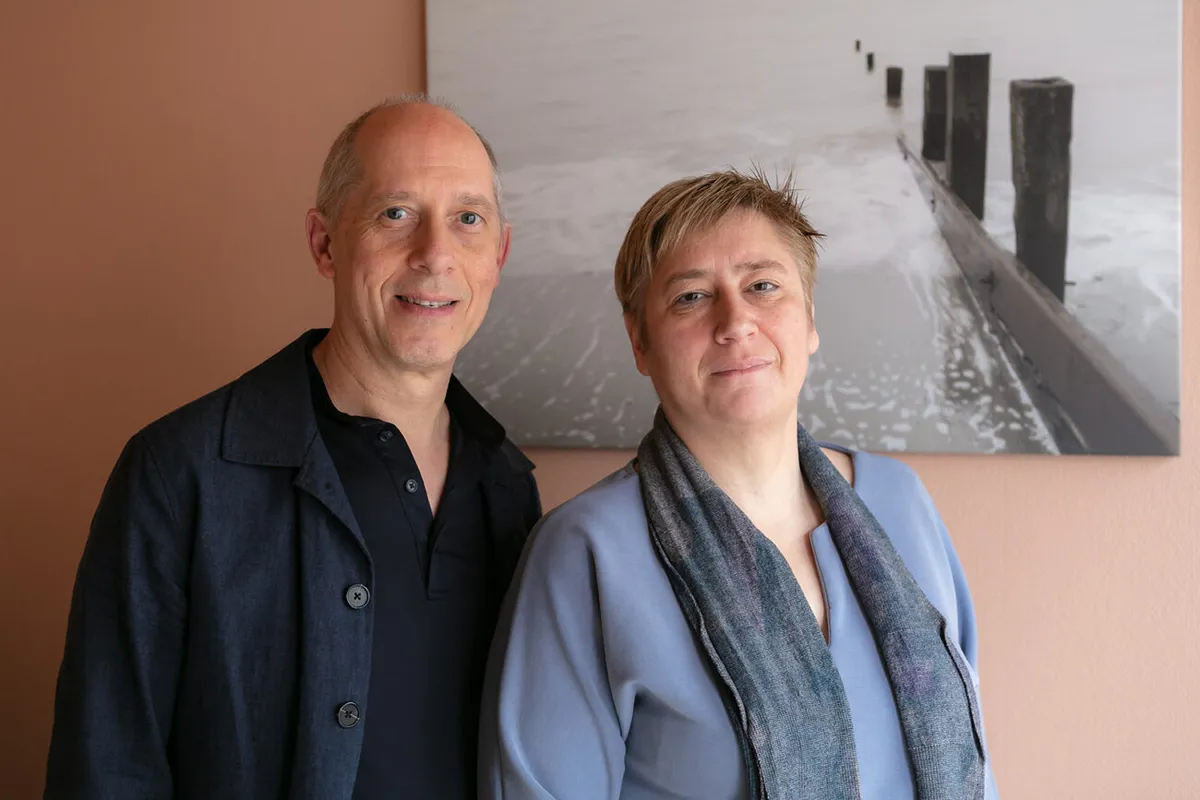 Het team van Van Parijs – Coddens in het funerarium