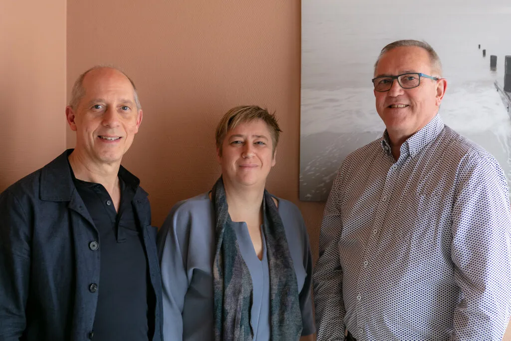 Filip, Johanna en Johan van Uitvaartverzorging Van Parijs – Coddens